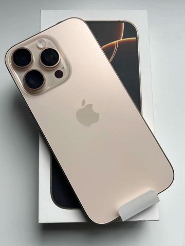 عايز تليفون شيك وفلوسه على قد الايد ????????  _iPhonnnne 16prrrro maa 2