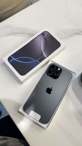 عايز تليفون شيك وفلوسه على قد الايد ????????  _iPhonnnne 16prrrro maa 10