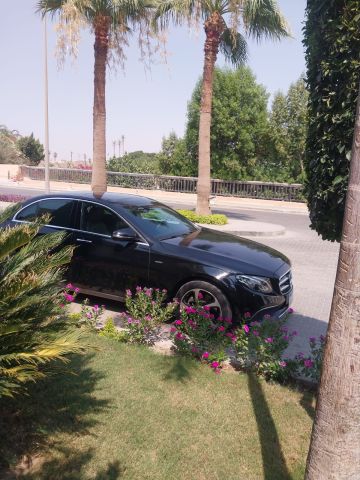  إيجار مرسيدس E200 من تورزم تورز - أناقة، هيبة، وفخامة في كل مشوا 2