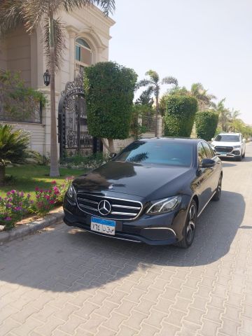  إيجار مرسيدس E200 من تورزم تورز - أناقة، هيبة، وفخامة في كل مشوا 3