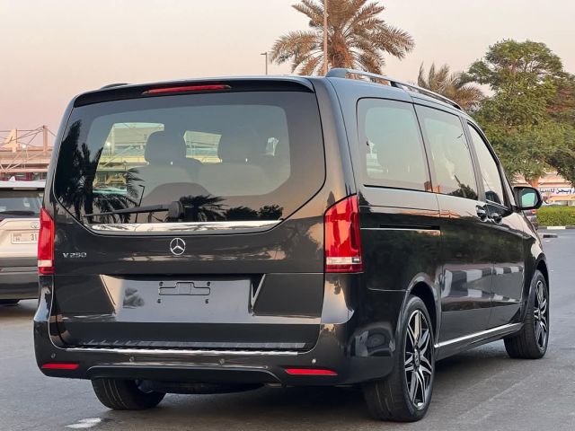 إيجار مرسيدس فيانو: ارتقِ بتجربتك، واستمتع برحلة من الطراز الأول.