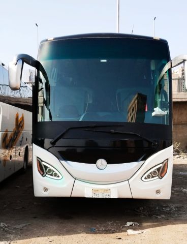 إيجار ليموزين مرسيدس: تجربة لا تُنسى للمجموعات الكبيرة.
