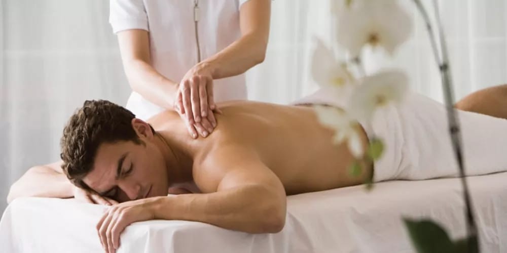 علاقه فرعوني مع بنتين