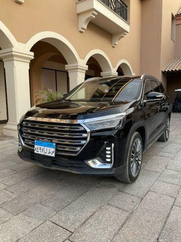 إيجار جيتور X90 Plus: رحلاتك العائلية برفقة سائق خاص.