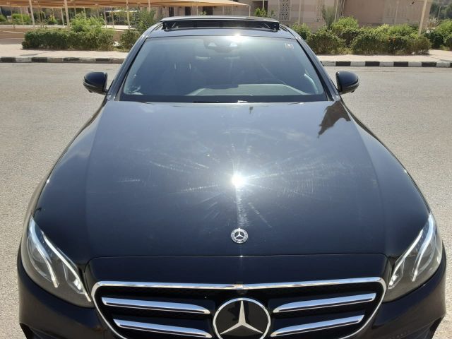 إيجار سيارة مرسيدس E200 من تورزم تورز