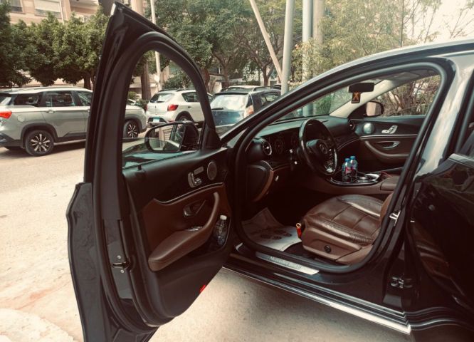 إيجار سيارة مرسيدس E200 من تورزم تورز 2