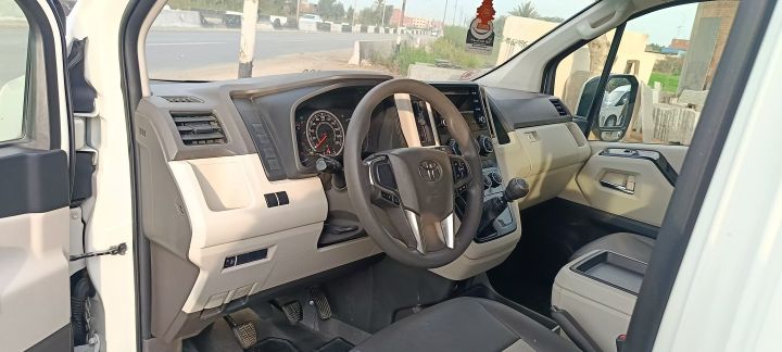 ايجار ميكروباص تويوتا هايس ليموزين المطار من تورزم تورز 2