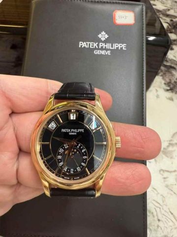 محل لشراء الساعات السويسريه باعلي سعر  2