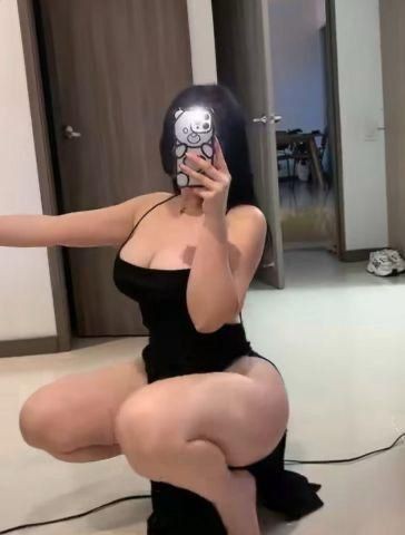 لو بدك مساج ودلع تعالي عنا هتلاقي كل الاثاره والدلع  3