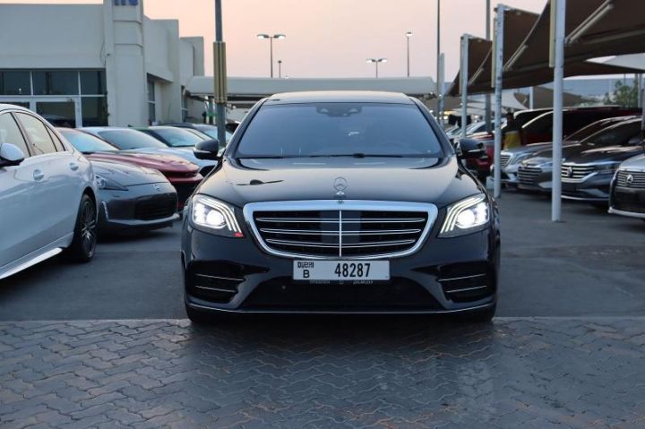 إيجار مرسيدس S-Class لتنقلاتك الخاصة: الإبهار يبدأ من هنا. 3