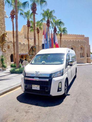 استأجر هايس: واستمتع بسفر جماعي مريح واقتصادي.