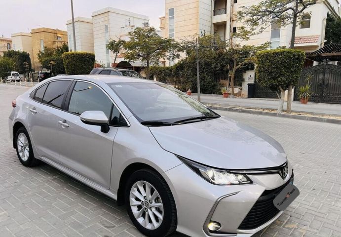 إيجار تويوتا كورولا للمشاوير اليومية والتنقلات من تورزم تورز