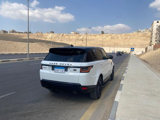 إيجار رنج روفر سبورت (Range Rover Sport) بالسائق وبدون سائق من تو 2