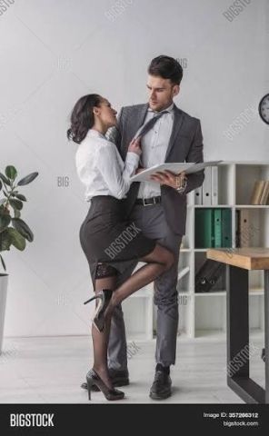 مطلوب سكرتيرة خاصه لرجل اعمال شاب سنه ٣٣ سنه بمرتب 30 الف