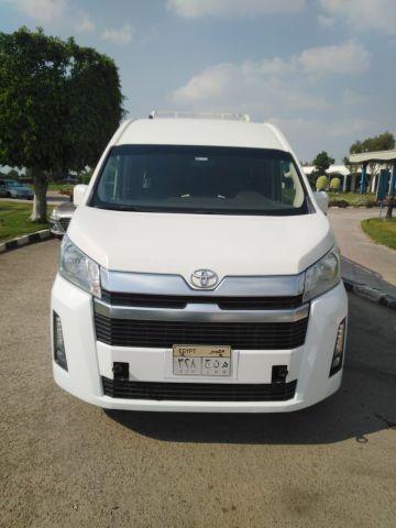 إيجار ميكروباص تويوتا هاي اس (Toyota Hiace) لمشاوير المطارات 2