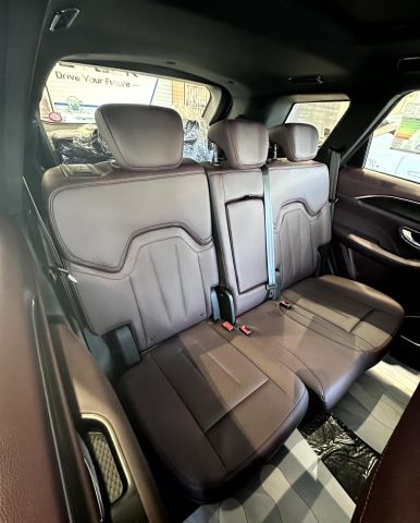 ايجار جيتور X90  فخامة الـ SUV العائلية 7 مقاعد في خدمتك. 2