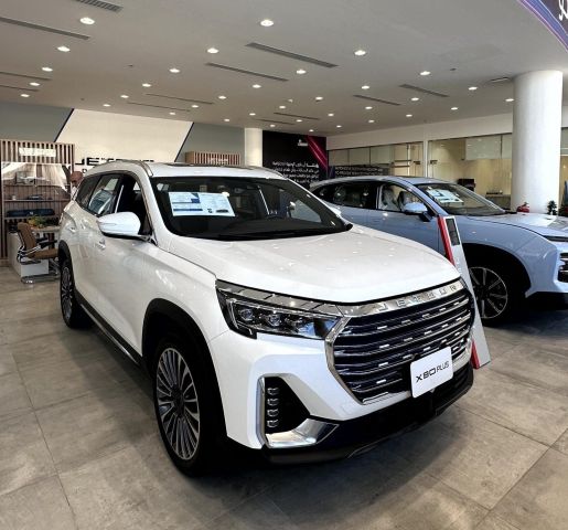 ايجار جيتور X90  فخامة الـ SUV العائلية 7 مقاعد في خدمتك. 3