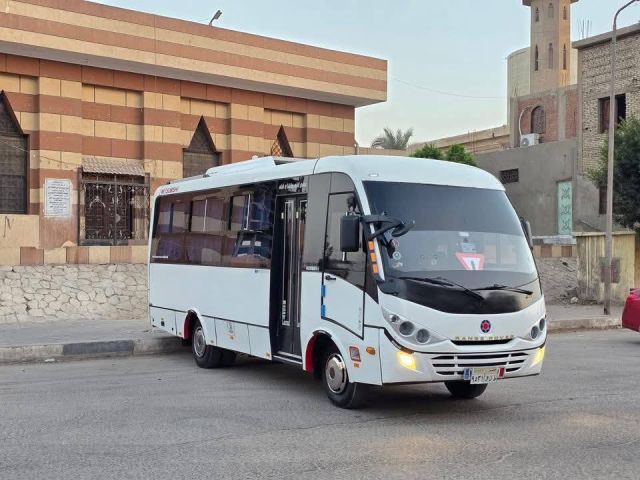 إيجار أتوبيس ميتسوبيشي 28 راكباً لرحلات السفر الطويلة 2