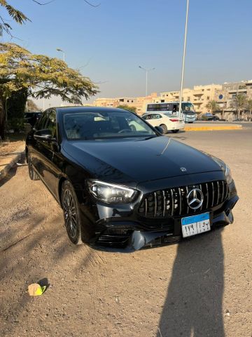 إيجار E200: استأجر الفخامة الألمانية. لا تقُد.. بل تَألّق!