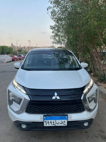 إيجار ميتسوبيشي إكسباندر 7 راكباً لتنقلات العائلة والسفر المريح 2