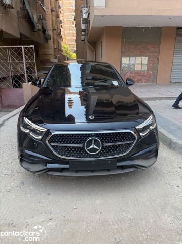 إيجار مرسيدس E200 مع خدمة VIP لاستقبال كبار الشخصيات 