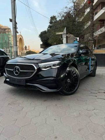 إيجار مرسيدس E200 مع خدمة VIP لاستقبال كبار الشخصيات  2