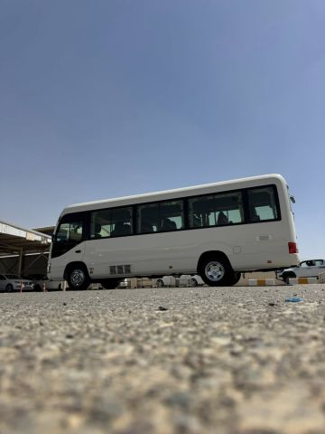 إيجار تويوتا كوستر 24 راكب (ميني باص) لاستقبال الوفود والزوار 