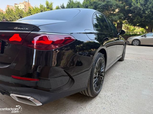 إيجار مرسيدس E200 موديل 2025 لخدمات الليموزين VIP 2