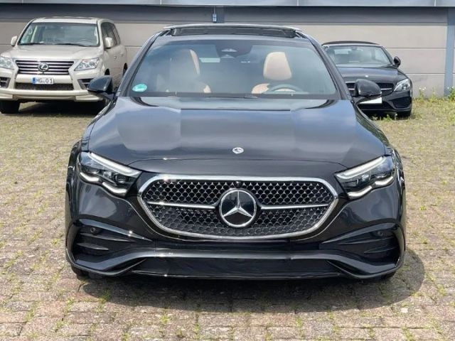 إيجار مرسيدس E200 لخدمة ليموزين المطارات