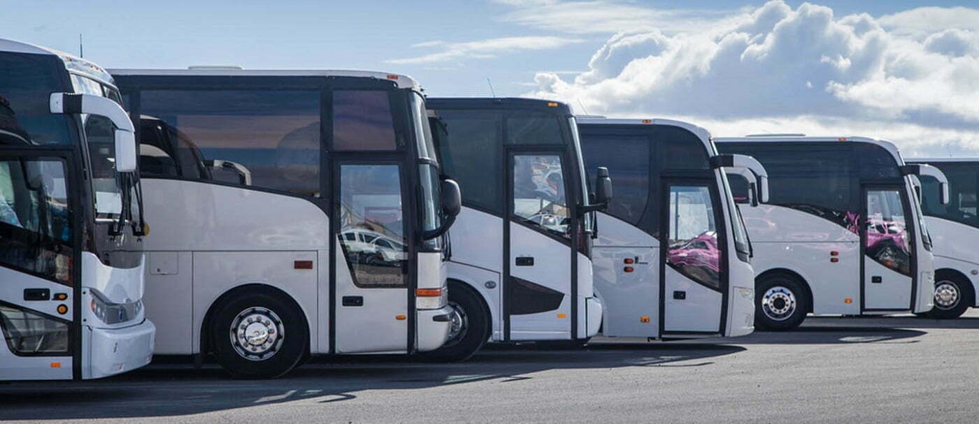 ليس مجرد باص، بل قاعة متنقلة: باص مرسيدس الفاخر للإيجار.