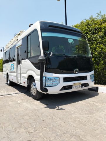 إيجار ميني باص تويوتا كوستر 24 راكب للرحلات والسفر