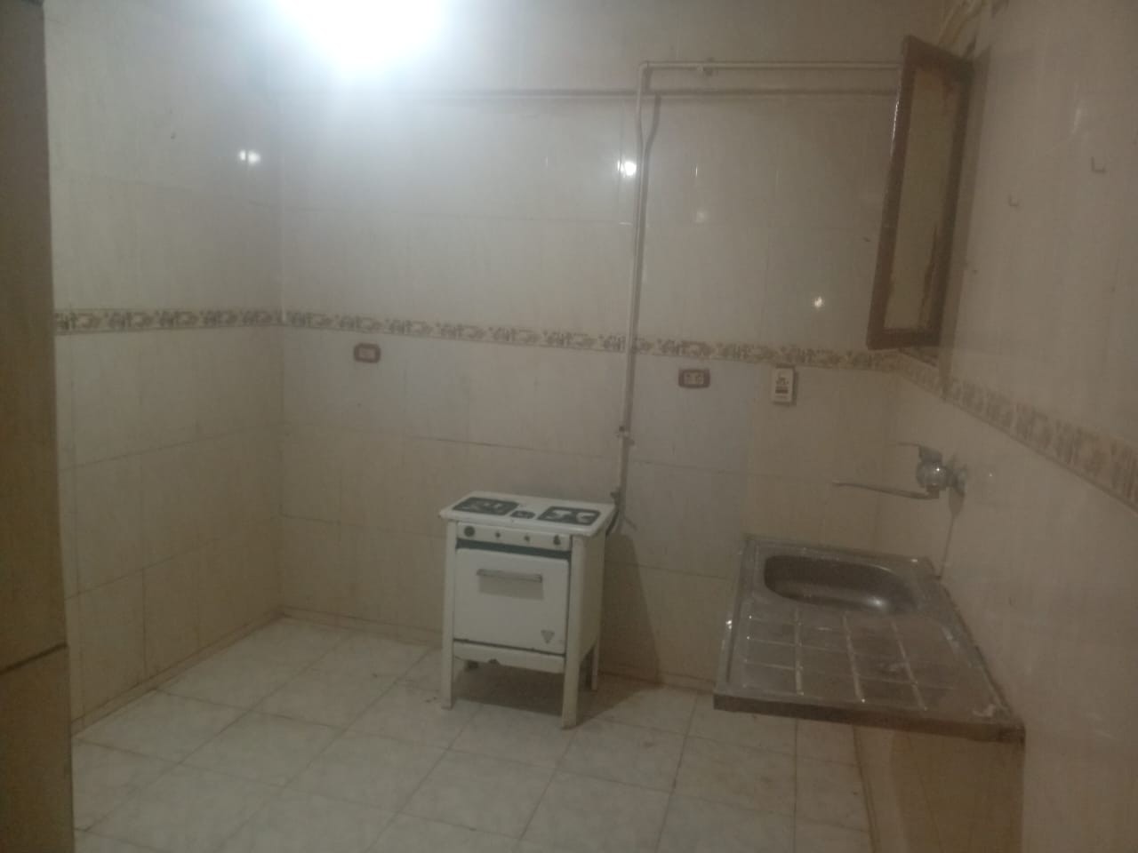 شقة للايجار قانون جديد النزهة 2  5