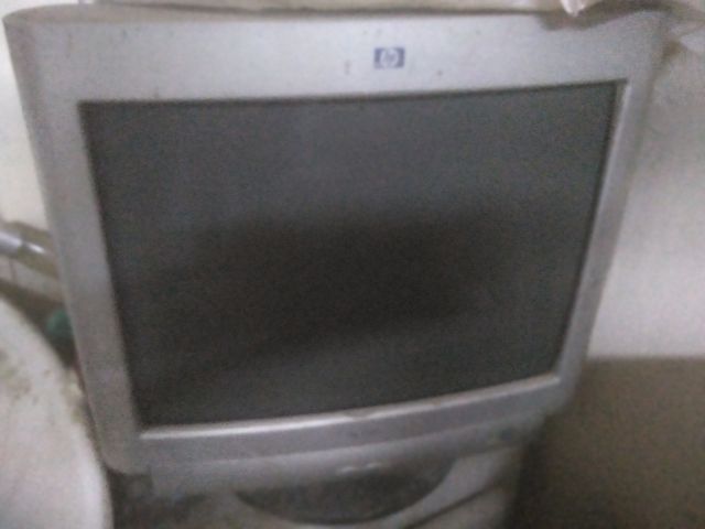 شاشة كمبيوتر hp مستعملة للبيع