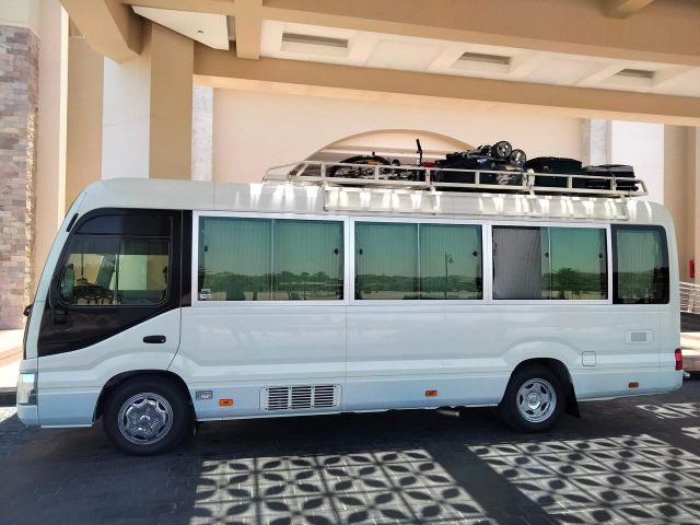 إيجار ميني باص تويوتا كوستر 24 راكب