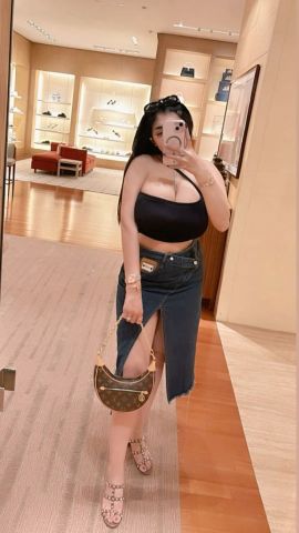 تعال ادلعك واحطه وامتعك قولي اي هيمنعك نحطه لبعض -مساجك معايا مخت