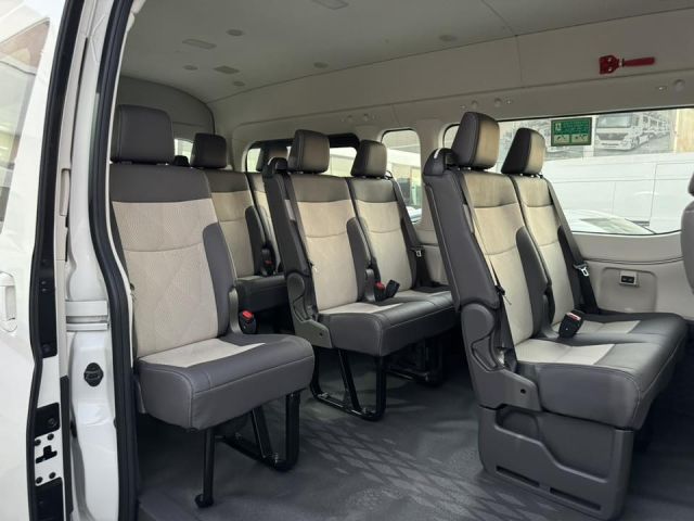 إيجار ميكروباص تويوتا هايس 14 راكب - شريكك الموثوق للسفر 3