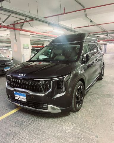 احجز الان خدمة ليموزين مطار القاهرة ايجار كيا كرنفال مع سائق 