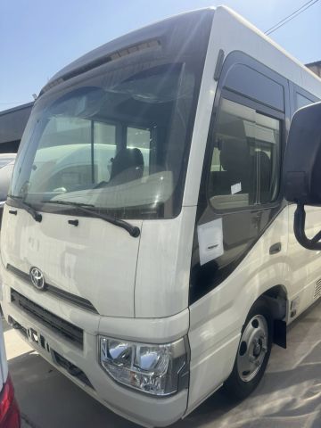 إيجار ميني باص تويوتا كوستر 24 فرد - الأمان والراحة لرحلات السفر