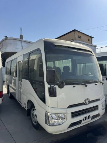 إيجار ميني باص تويوتا كوستر 24 فرد - الأمان والراحة لرحلات السفر 2