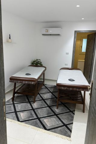 مساج للرجال في فندق بيراميدز هيڤن الهرم