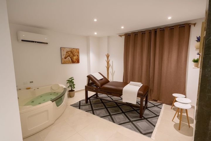 مساج للرجال في فندق بيراميدز هيڤن الهرم 4