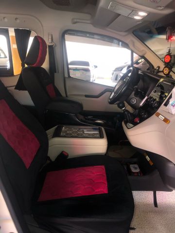 إيجار تويوتا هايس 14 راكب للسفر والرحالات 3