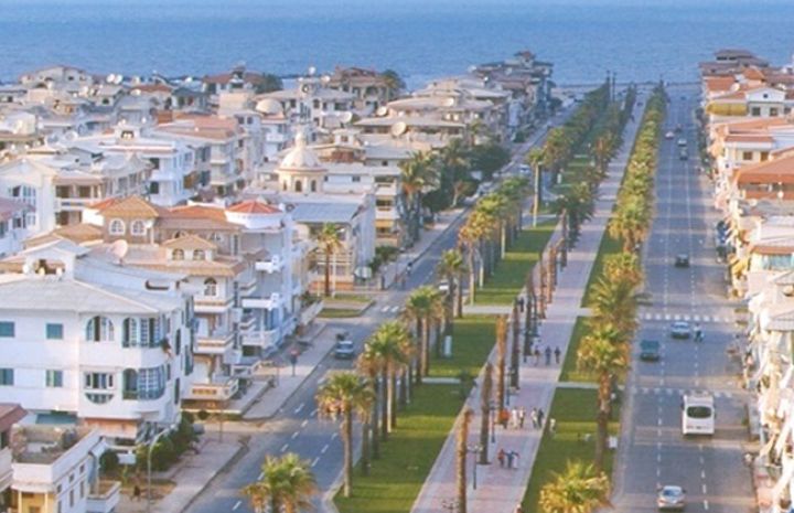 محل للايجار في شارع شاطىء النخيل بموقع متميز في مدينة راس البر