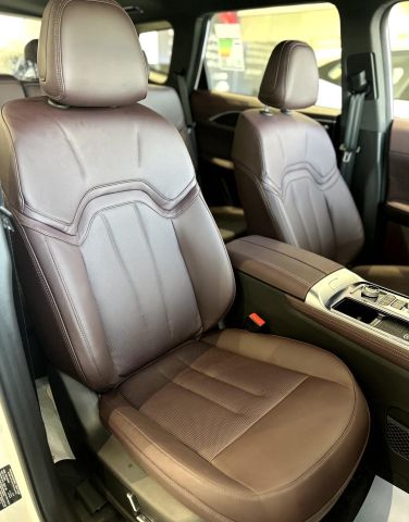 إيجار سيارة جيتور X90 (7 ركاب) للسفر العائلي