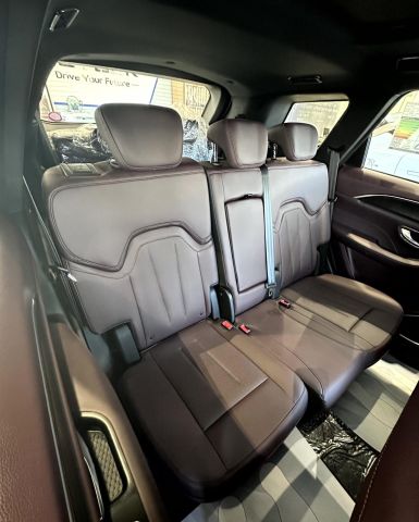 إيجار سيارة جيتور X90 (7 ركاب) للسفر العائلي 2