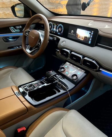 إيجار سيارة جيتور X90 (7 ركاب) للسفر العائلي 3