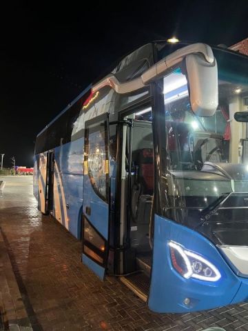 ايجار أتوبيس مرسيدس (50 راكب) لخدمات السفرالجماعي