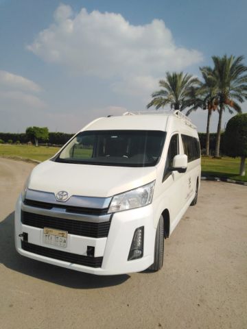 إيجار ميكروباص تويوتا هايس 14 راكب للسفر والرحالات 3