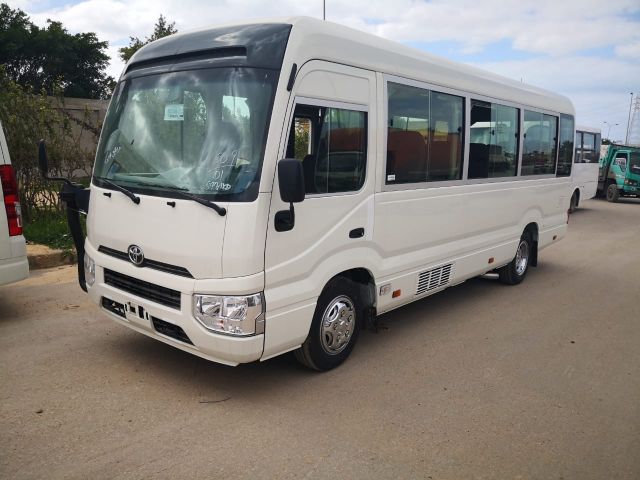 ايجار تويوتا 21 كرسي الى مطار القاهرة 3