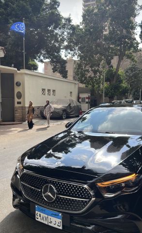 ايجار ليموزين مرسيدس E200 بالسائق 2